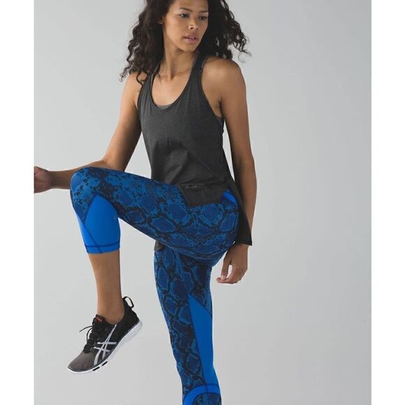 Lululemon Inspire Crop II Snake Print Blue - Picture 1 of 6